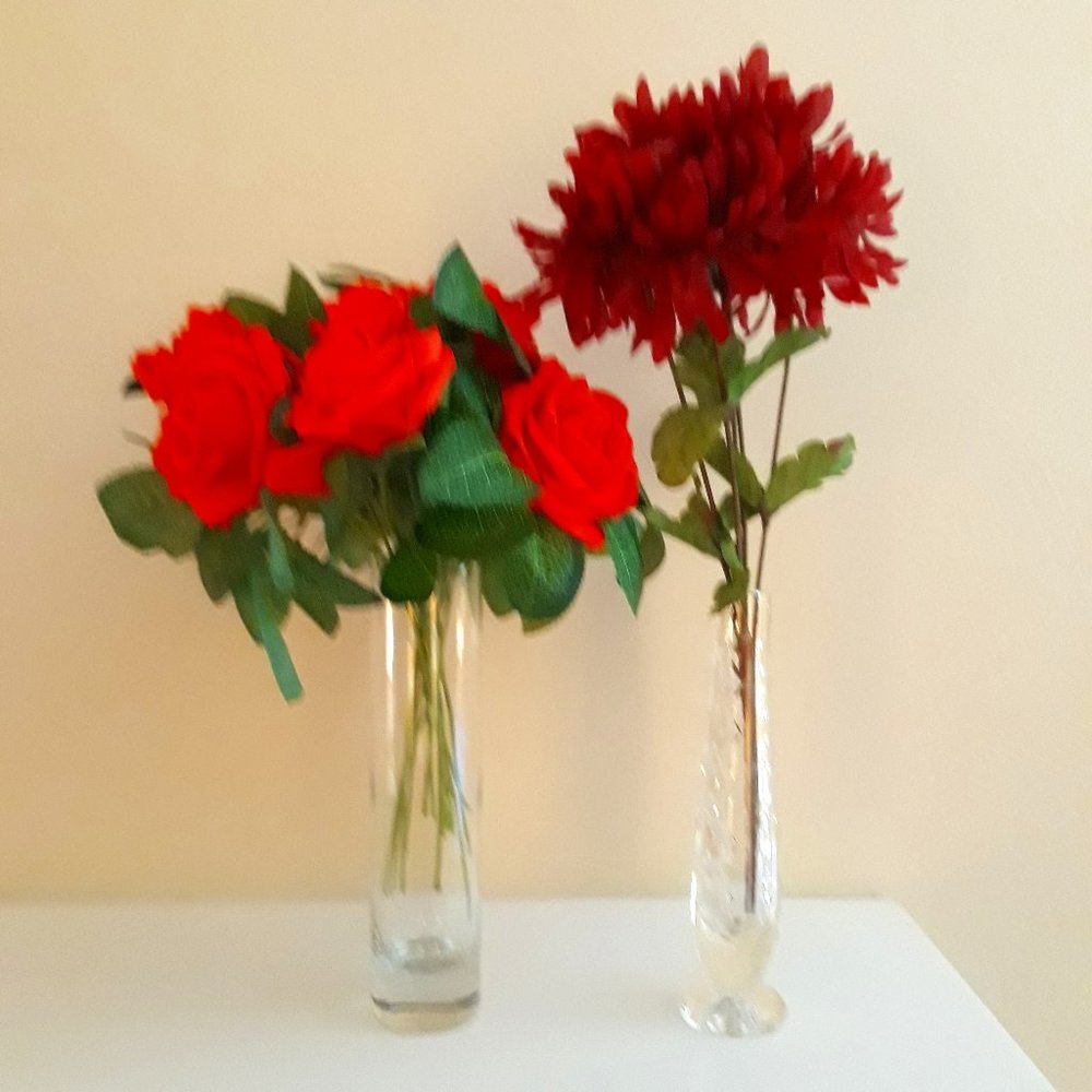 Bundle of 2 Glass Bud Vases